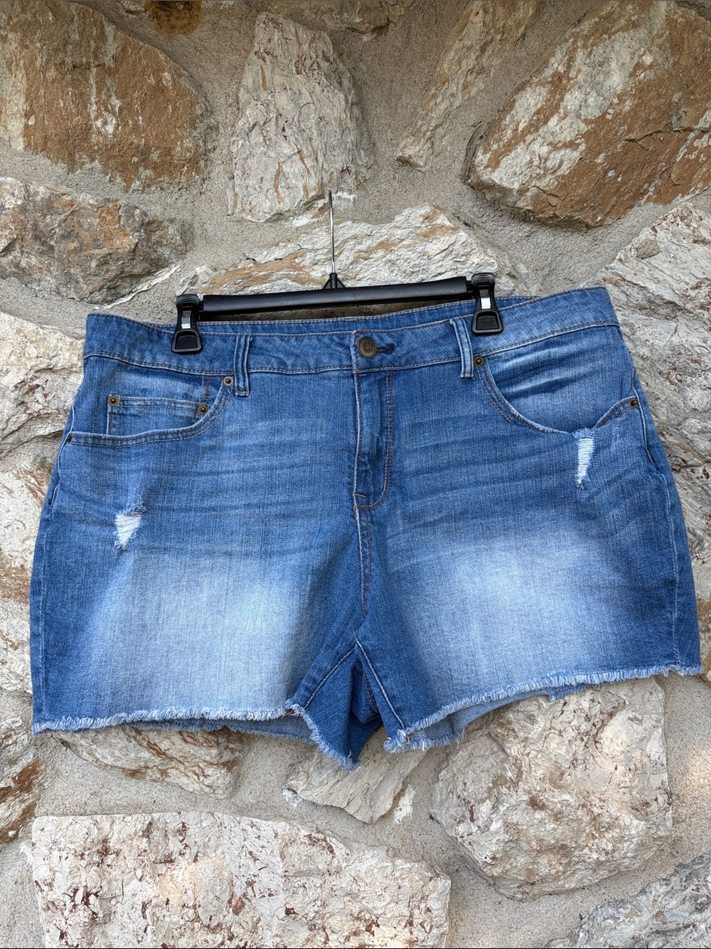 Time and Tru Women’s Plus Blue Distressed Denim Cutoff Shorts - 18